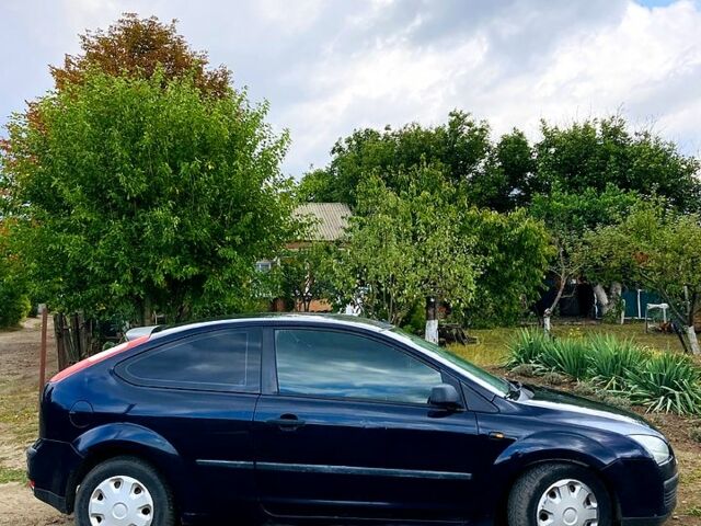 Синій Форд Фокус, об'ємом двигуна 1.4 л та пробігом 200 тис. км за 2400 $, фото 6 на Automoto.ua