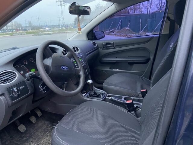 Синий Форд Фокус, объемом двигателя 1.4 л и пробегом 302 тыс. км за 4250 $, фото 4 на Automoto.ua