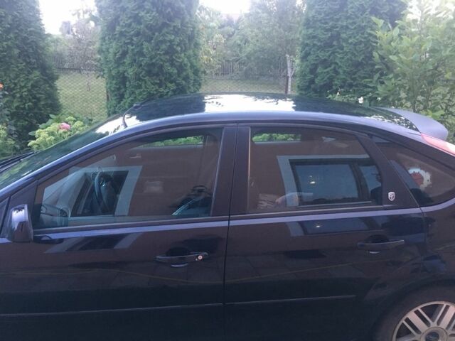 Синий Форд Фокус, объемом двигателя 1.8 л и пробегом 310 тыс. км за 3550 $, фото 6 на Automoto.ua