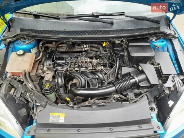 Синий Форд Фокус, объемом двигателя 1.6 л и пробегом 220 тыс. км за 6300 $, фото 15 на Automoto.ua