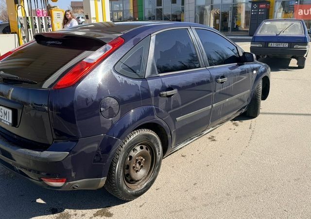 Синій Форд Фокус, об'ємом двигуна 1.6 л та пробігом 350 тис. км за 4100 $, фото 7 на Automoto.ua
