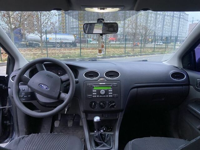 Синий Форд Фокус, объемом двигателя 1.4 л и пробегом 302 тыс. км за 4250 $, фото 5 на Automoto.ua