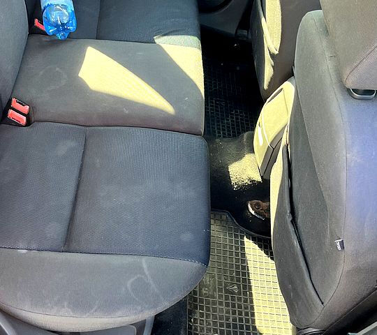 Синий Форд Фокус, объемом двигателя 2 л и пробегом 322 тыс. км за 4000 $, фото 1 на Automoto.ua