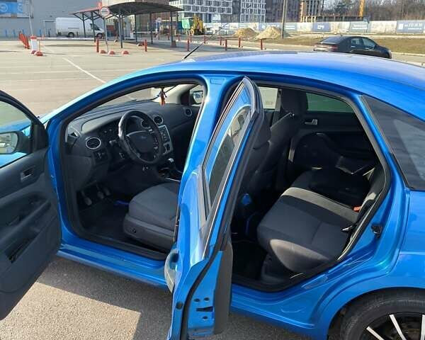 Синий Форд Фокус, объемом двигателя 1.6 л и пробегом 220 тыс. км за 6300 $, фото 22 на Automoto.ua