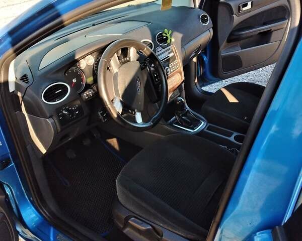 Синій Форд Фокус, об'ємом двигуна 1.6 л та пробігом 195 тис. км за 5200 $, фото 13 на Automoto.ua