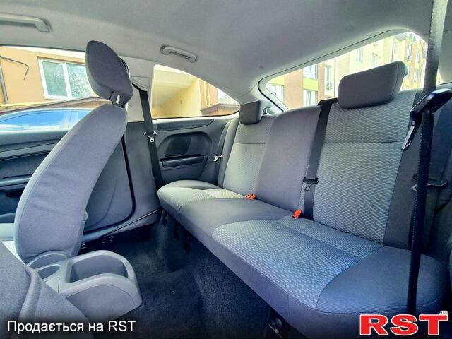 Синій Форд Фокус, об'ємом двигуна 1.4 л та пробігом 193 тис. км за 3200 $, фото 12 на Automoto.ua