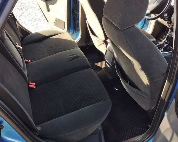 Синій Форд Фокус, об'ємом двигуна 1.6 л та пробігом 195 тис. км за 5200 $, фото 37 на Automoto.ua