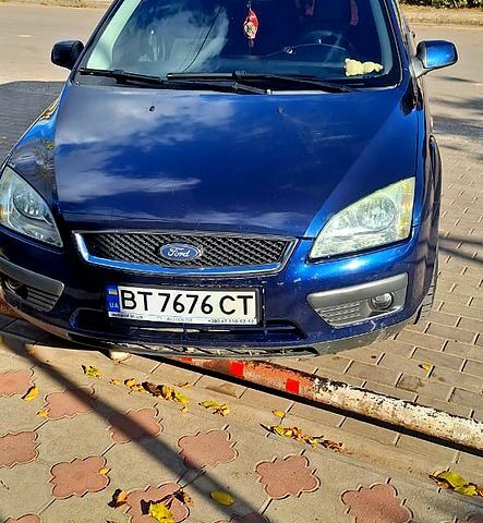 Синий Форд Фокус, объемом двигателя 2 л и пробегом 263 тыс. км за 3950 $, фото 3 на Automoto.ua