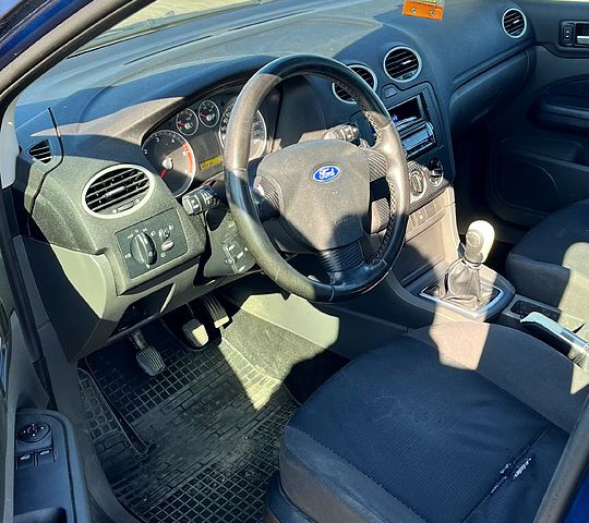 Синий Форд Фокус, объемом двигателя 2 л и пробегом 322 тыс. км за 4000 $, фото 9 на Automoto.ua