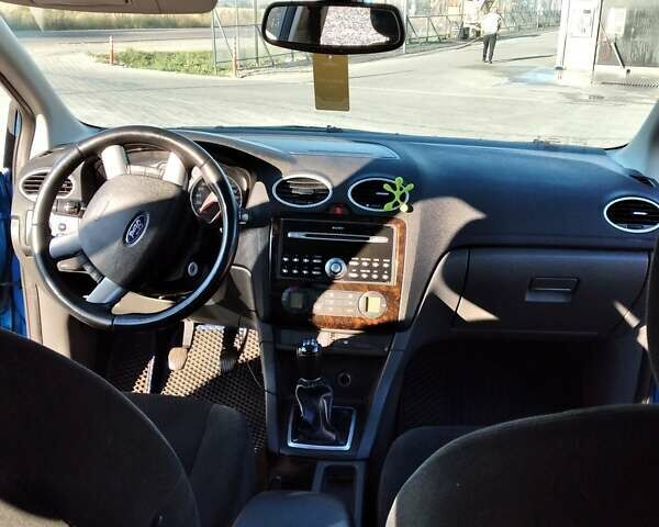 Синій Форд Фокус, об'ємом двигуна 1.6 л та пробігом 195 тис. км за 5200 $, фото 29 на Automoto.ua
