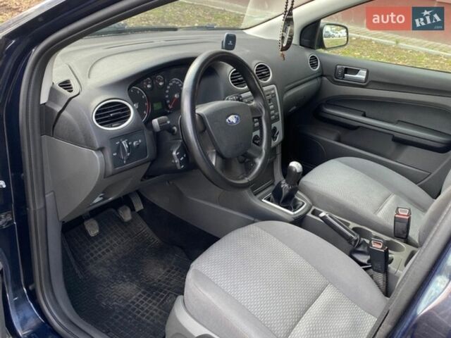 Синий Форд Фокус, объемом двигателя 1.4 л и пробегом 200 тыс. км за 4600 $, фото 8 на Automoto.ua