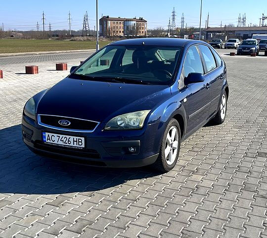 Синий Форд Фокус, объемом двигателя 2 л и пробегом 322 тыс. км за 4000 $, фото 3 на Automoto.ua