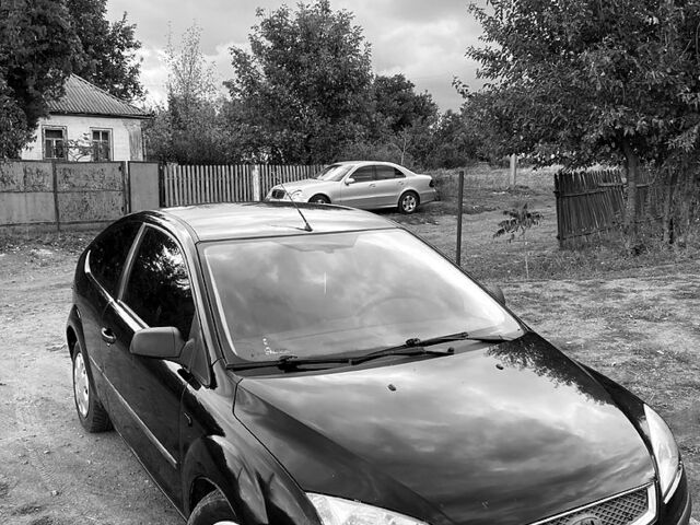 Синій Форд Фокус, об'ємом двигуна 1.4 л та пробігом 200 тис. км за 2400 $, фото 7 на Automoto.ua