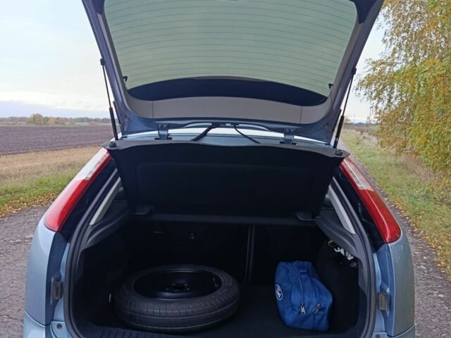 Синий Форд Фокус, объемом двигателя 1.6 л и пробегом 347 тыс. км за 4700 $, фото 7 на Automoto.ua