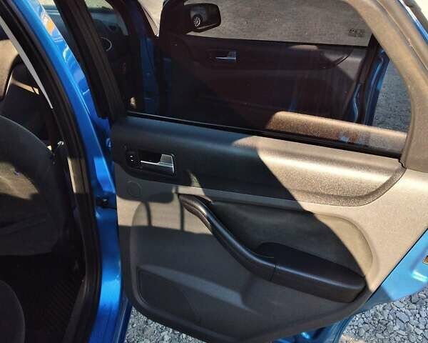 Синій Форд Фокус, об'ємом двигуна 1.6 л та пробігом 195 тис. км за 5200 $, фото 18 на Automoto.ua