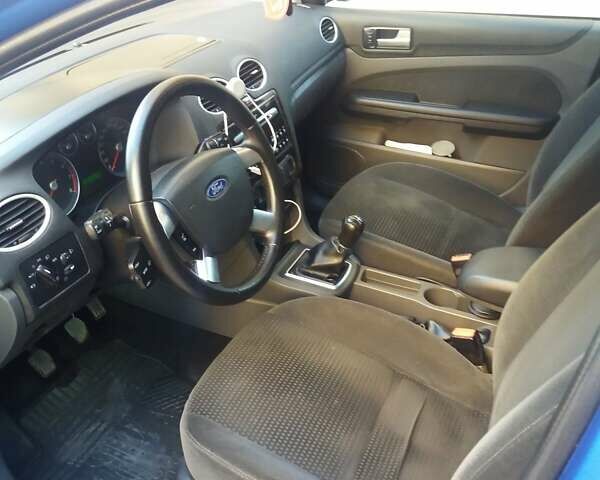 Синій Форд Фокус, об'ємом двигуна 1.6 л та пробігом 195 тис. км за 5200 $, фото 4 на Automoto.ua