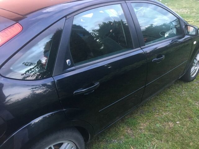 Синий Форд Фокус, объемом двигателя 1.8 л и пробегом 310 тыс. км за 3550 $, фото 4 на Automoto.ua