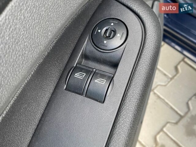 Синий Форд Фокус, объемом двигателя 1.4 л и пробегом 200 тыс. км за 4600 $, фото 21 на Automoto.ua