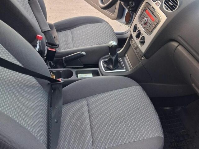 Синий Форд Фокус, объемом двигателя 1.6 л и пробегом 349 тыс. км за 4300 $, фото 21 на Automoto.ua