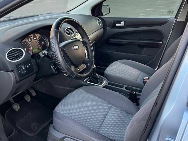 Синий Форд Фокус, объемом двигателя 1.6 л и пробегом 192 тыс. км за 3800 $, фото 8 на Automoto.ua