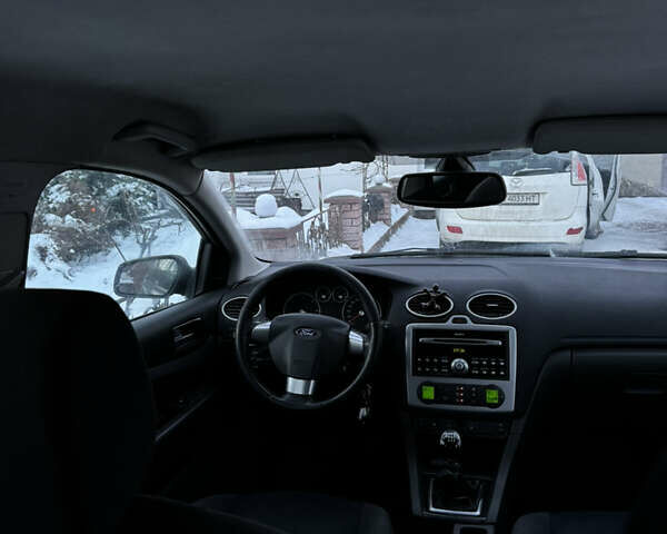 Синій Форд Фокус, об'ємом двигуна 2.01 л та пробігом 323 тис. км за 3700 $, фото 15 на Automoto.ua