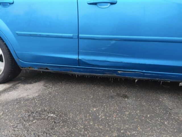 Синий Форд Фокус, объемом двигателя 2 л и пробегом 345 тыс. км за 4500 $, фото 5 на Automoto.ua