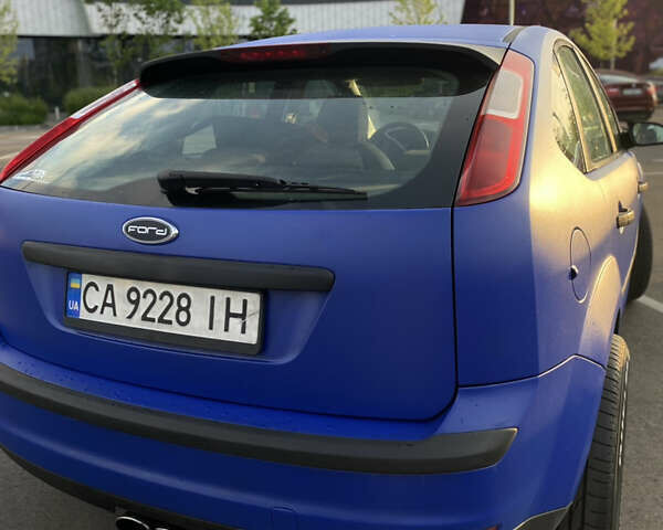 Синій Форд Фокус, об'ємом двигуна 1.6 л та пробігом 270 тис. км за 6100 $, фото 8 на Automoto.ua