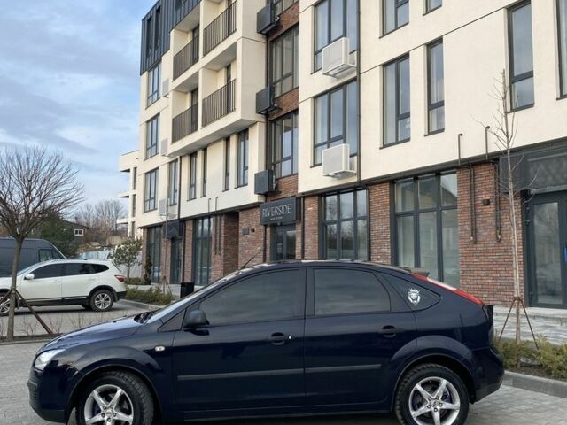 Синий Форд Фокус, объемом двигателя 1.6 л и пробегом 280 тыс. км за 3700 $, фото 4 на Automoto.ua