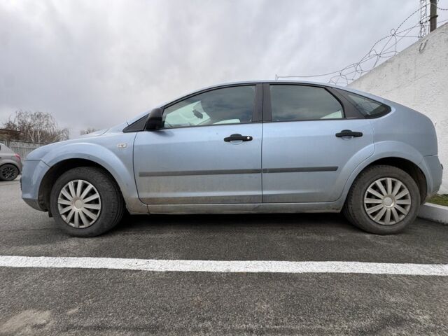 Синий Форд Фокус, объемом двигателя 1.6 л и пробегом 364 тыс. км за 1700 $, фото 2 на Automoto.ua