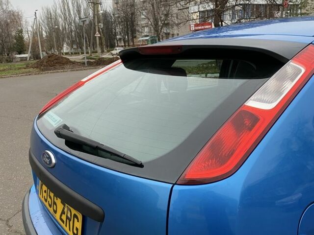 Синий Форд Фокус, объемом двигателя 1.4 л и пробегом 165 тыс. км за 2100 $, фото 3 на Automoto.ua