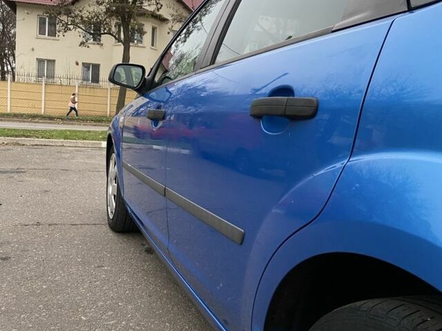 Синий Форд Фокус, объемом двигателя 1.4 л и пробегом 165 тыс. км за 2100 $, фото 4 на Automoto.ua