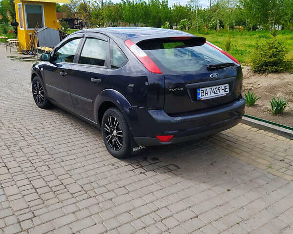 Синий Форд Фокус, объемом двигателя 1.39 л и пробегом 323 тыс. км за 4200 $, фото 2 на Automoto.ua