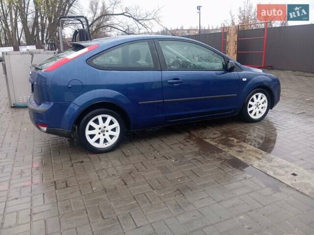 Синій Форд Фокус, об'ємом двигуна 1.6 л та пробігом 370 тис. км за 4200 $, фото 8 на Automoto.ua