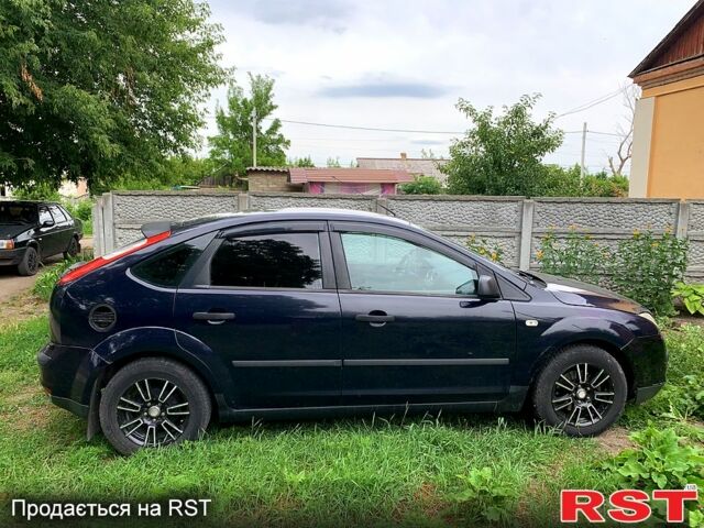 Синий Форд Фокус, объемом двигателя 1.4 л и пробегом 160 тыс. км за 3800 $, фото 2 на Automoto.ua