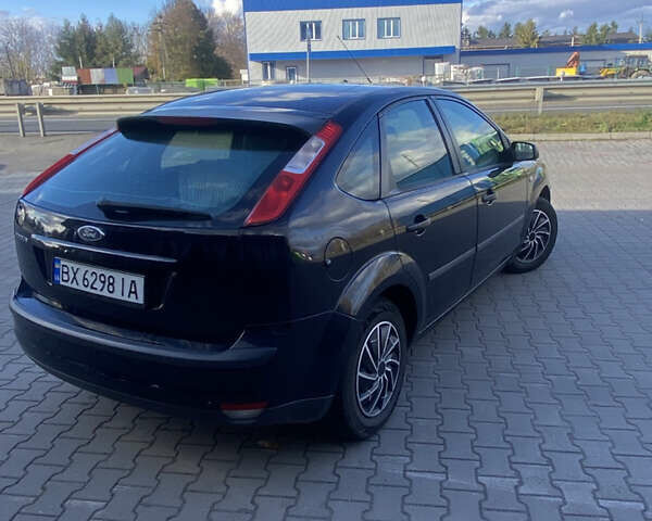 Синій Форд Фокус, об'ємом двигуна 1.39 л та пробігом 320 тис. км за 3199 $, фото 5 на Automoto.ua