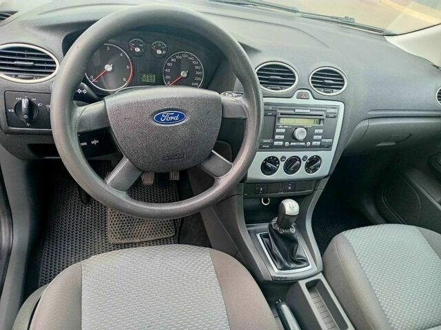 Синій Форд Фокус, об'ємом двигуна 1.6 л та пробігом 280 тис. км за 4350 $, фото 8 на Automoto.ua