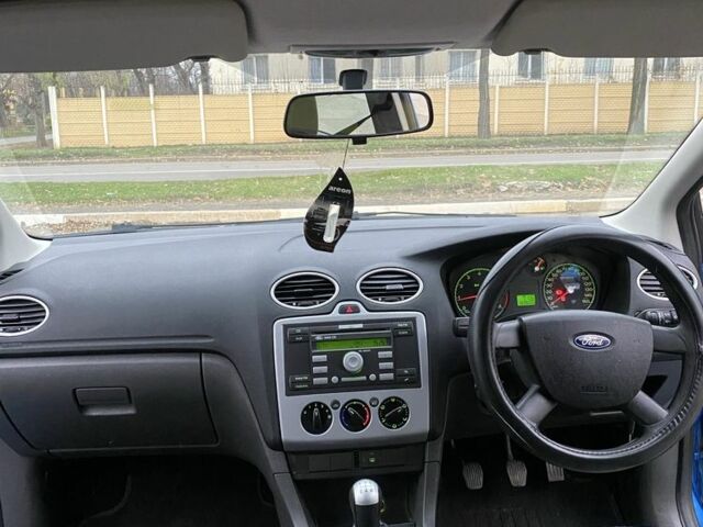 Синий Форд Фокус, объемом двигателя 1.4 л и пробегом 165 тыс. км за 2100 $, фото 10 на Automoto.ua