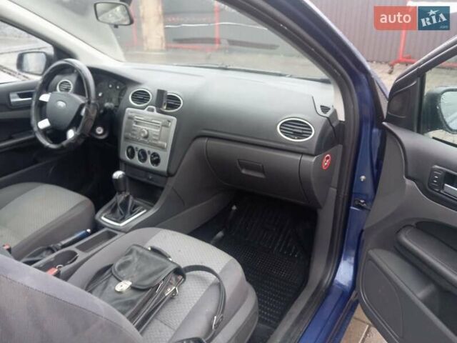 Синій Форд Фокус, об'ємом двигуна 1.6 л та пробігом 370 тис. км за 4200 $, фото 1 на Automoto.ua