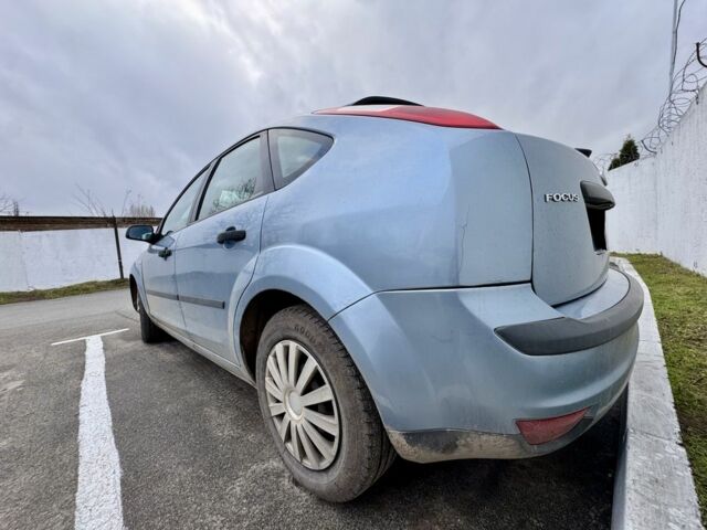 Синий Форд Фокус, объемом двигателя 1.6 л и пробегом 364 тыс. км за 1700 $, фото 5 на Automoto.ua