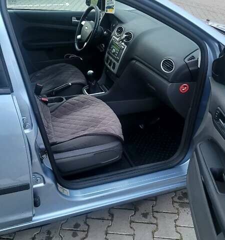 Синій Форд Фокус, об'ємом двигуна 1.6 л та пробігом 370 тис. км за 5000 $, фото 9 на Automoto.ua