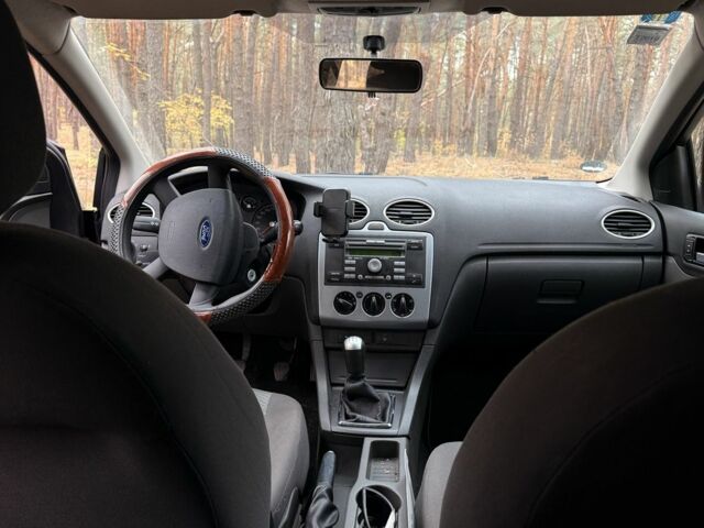 Синий Форд Фокус, объемом двигателя 1.6 л и пробегом 250 тыс. км за 3700 $, фото 4 на Automoto.ua