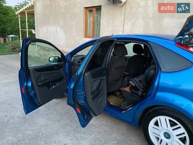 Синий Форд Фокус, объемом двигателя 2 л и пробегом 257 тыс. км за 5500 $, фото 5 на Automoto.ua