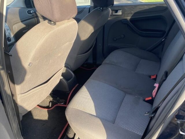 Синій Форд Фокус, об'ємом двигуна 1.4 л та пробігом 325 тис. км за 3800 $, фото 4 на Automoto.ua