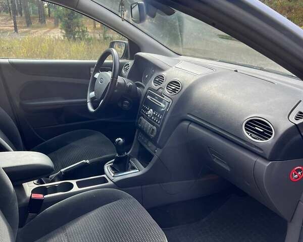 Синій Форд Фокус, об'ємом двигуна 1.6 л та пробігом 159 тис. км за 4300 $, фото 8 на Automoto.ua