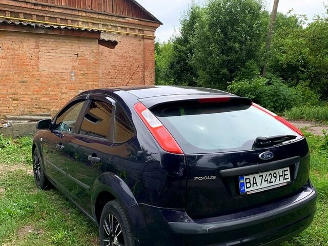 Синий Форд Фокус, объемом двигателя 1.4 л и пробегом 160 тыс. км за 3800 $, фото 3 на Automoto.ua