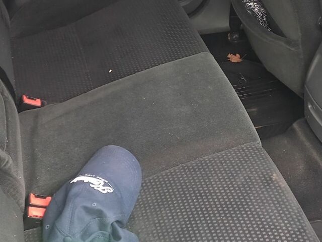 Синій Форд Фокус, об'ємом двигуна 1.6 л та пробігом 296 тис. км за 3450 $, фото 4 на Automoto.ua