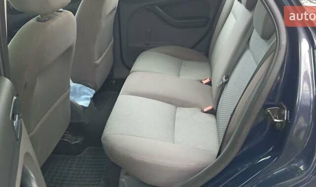 Синій Форд Фокус, об'ємом двигуна 1.4 л та пробігом 224 тис. км за 5250 $, фото 3 на Automoto.ua