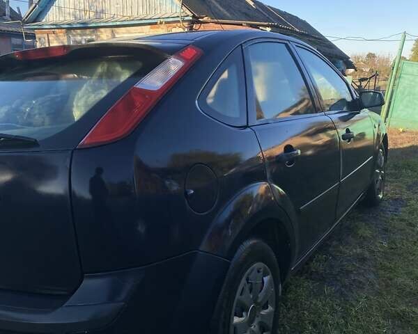 Синій Форд Фокус, об'ємом двигуна 1.4 л та пробігом 320 тис. км за 2700 $, фото 5 на Automoto.ua