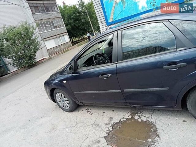 Синий Форд Фокус, объемом двигателя 1.6 л и пробегом 389 тыс. км за 4700 $, фото 3 на Automoto.ua