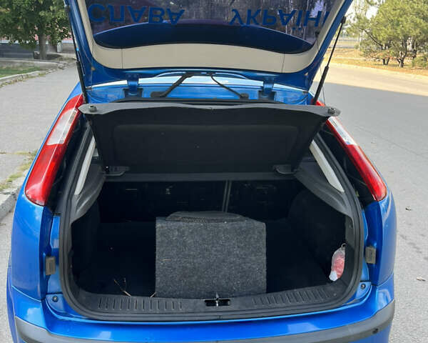 Синій Форд Фокус, об'ємом двигуна 1.4 л та пробігом 187 тис. км за 4200 $, фото 1 на Automoto.ua